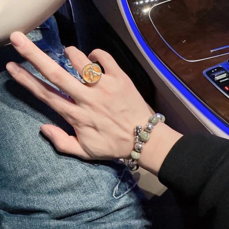 Louis Vuitton Bracelets StreetReady 250693