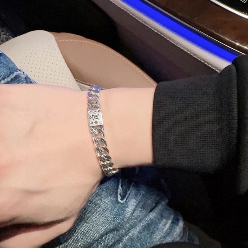 Louis Vuitton Bracelets ZipUp 250699