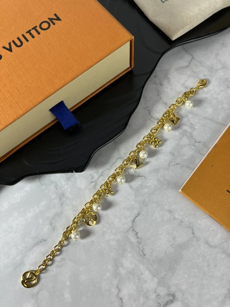 GoAnywhere Louis Vuitton Bracelets 250697