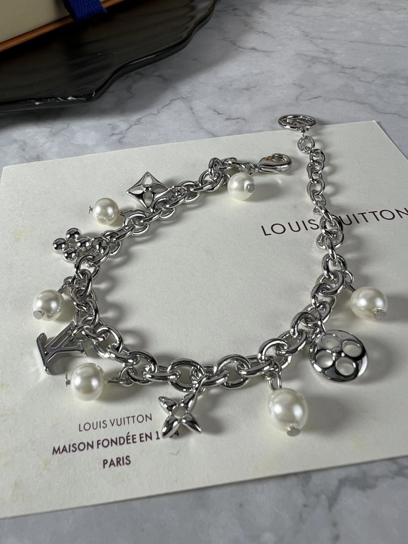 GoAnywhere Louis Vuitton Bracelets 250697