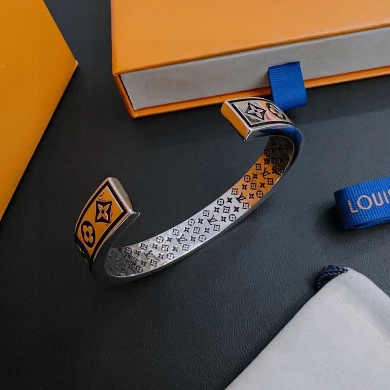 Louis Vuitton Bracelets Efficient 250685