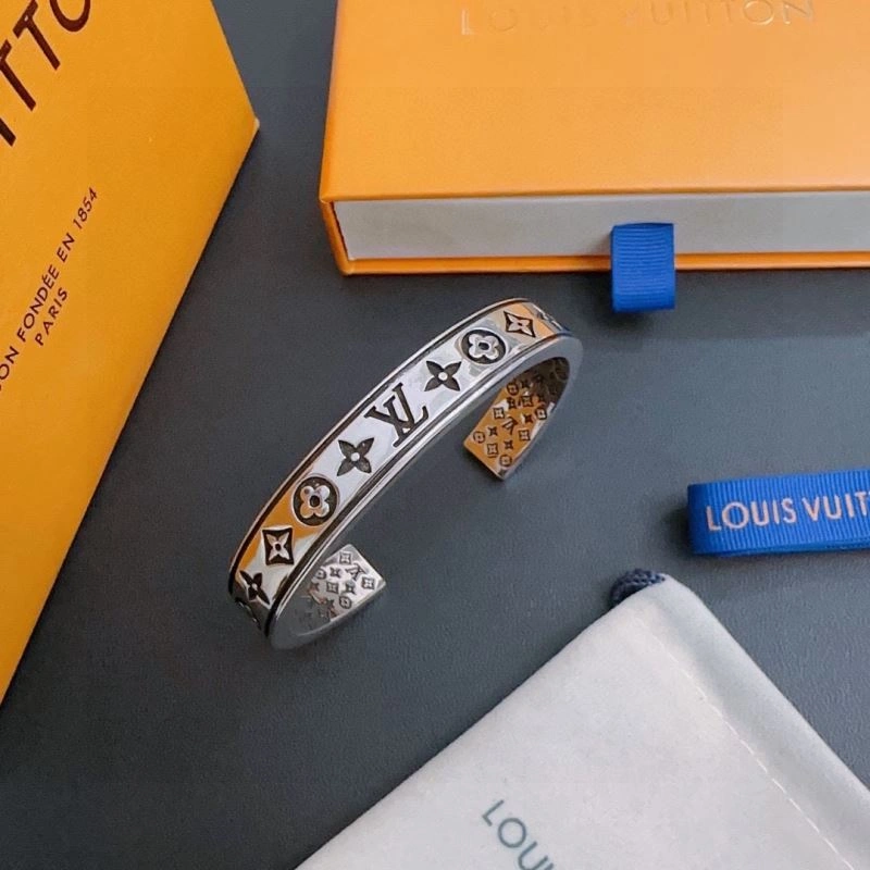 Louis Vuitton Bracelets Efficient 250685