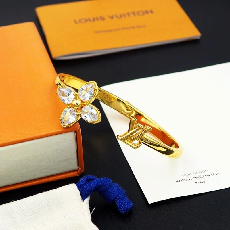 Louis Vuitton Bracelets Popular 250683