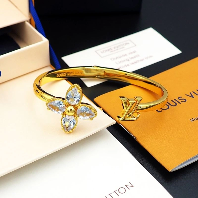 Louis Vuitton Bracelets Popular 250683