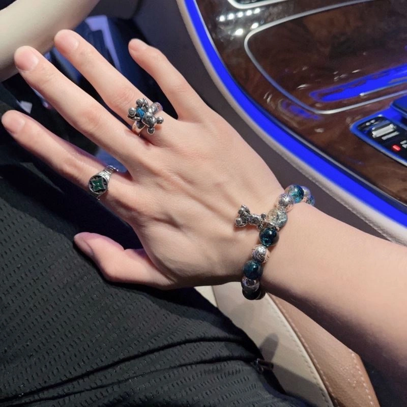 Louis Vuitton Bracelets Breathable 250680