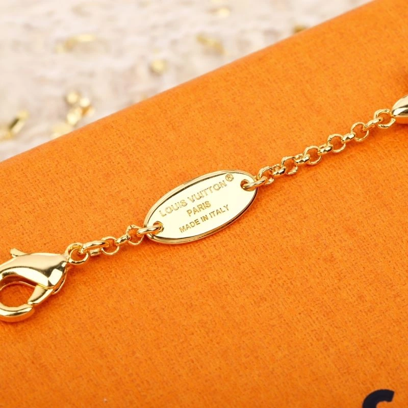 Louis Vuitton Bracelets Cozy 250654