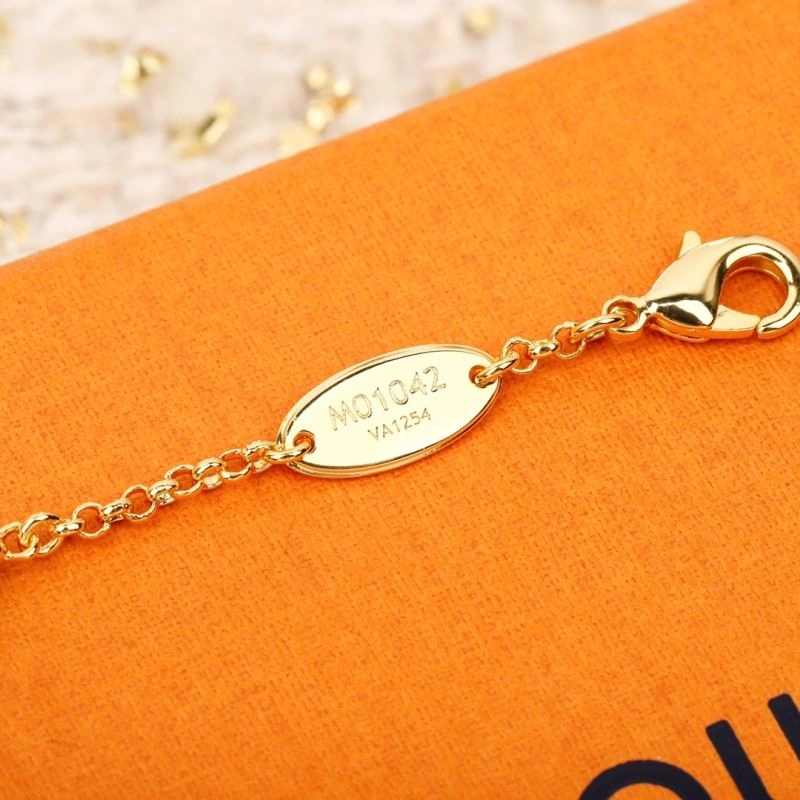 Louis Vuitton Bracelets Cozy 250654
