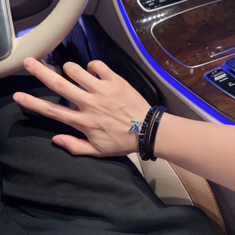 Louis Vuitton Bracelets Premium 250656