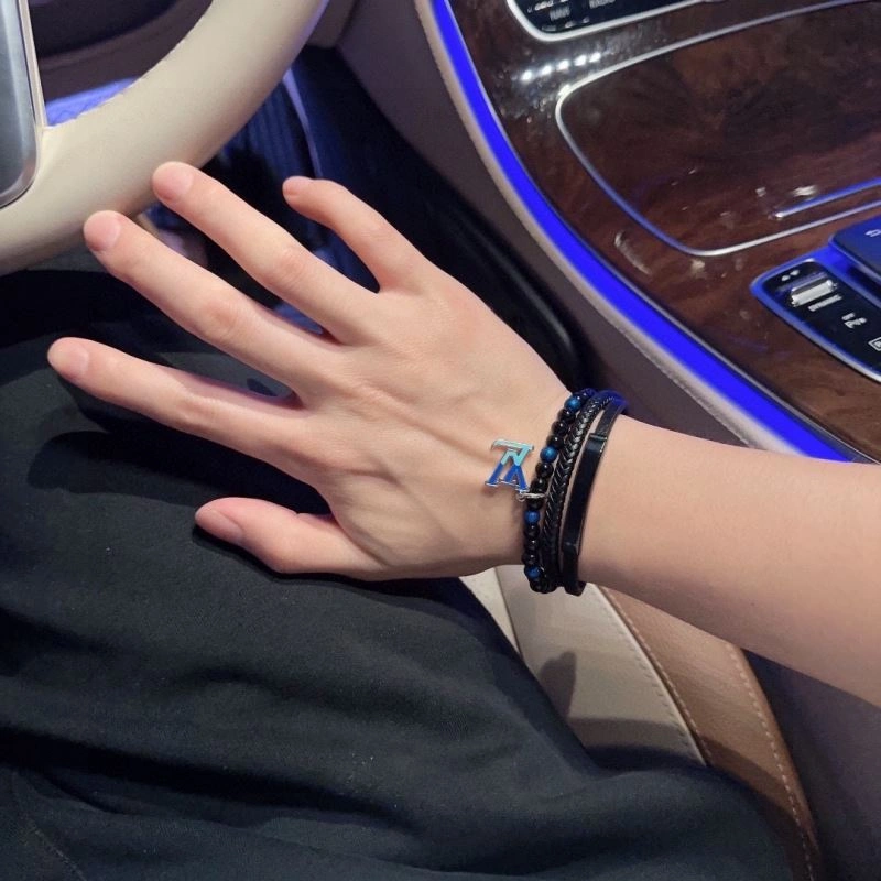 Louis Vuitton Bracelets Premium 250656