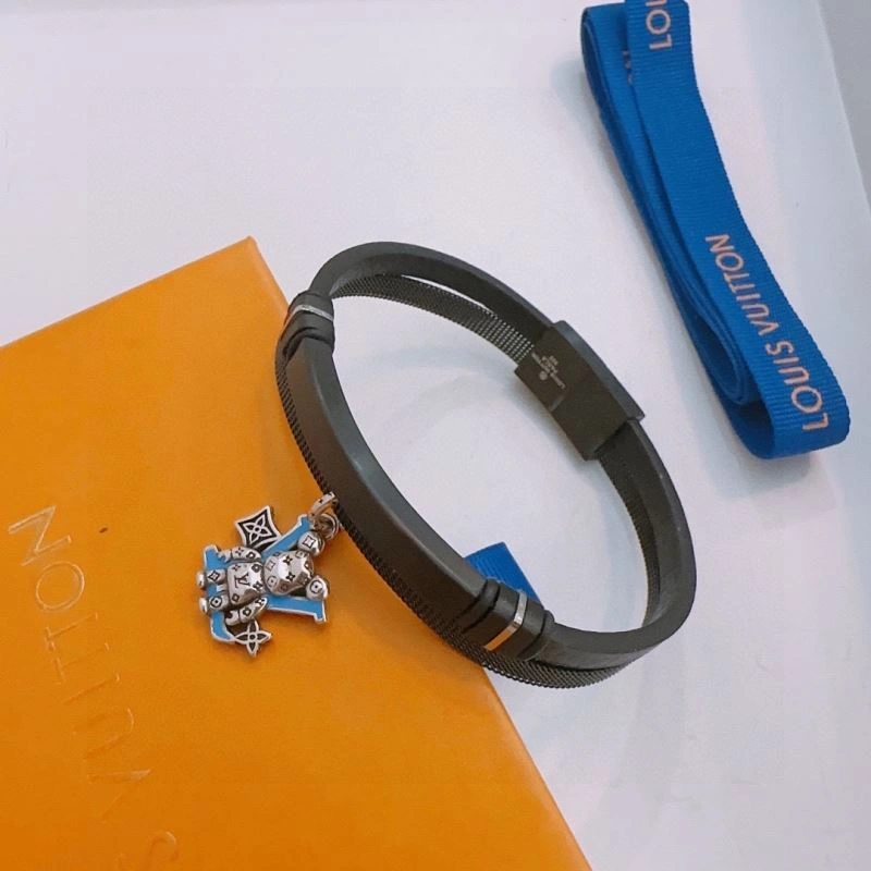 Cozy Louis Vuitton Bracelets 250679