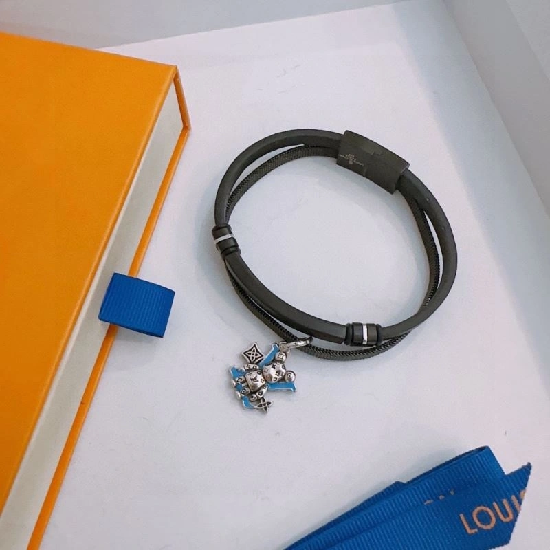 Cozy Louis Vuitton Bracelets 250679