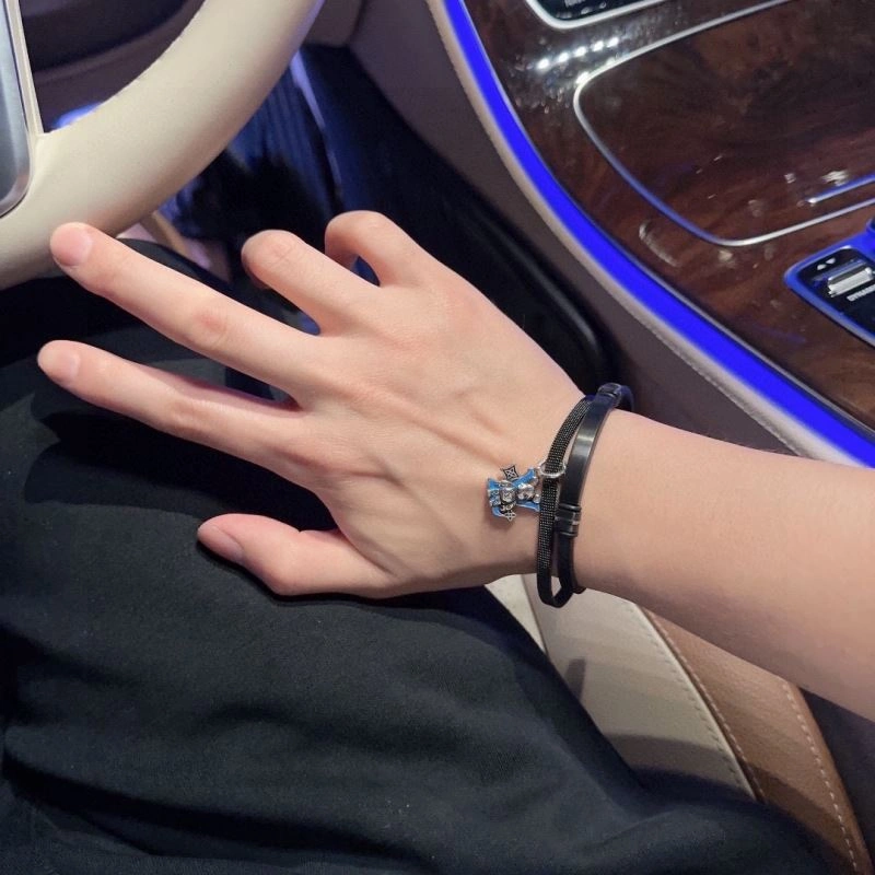 Cozy Louis Vuitton Bracelets 250679