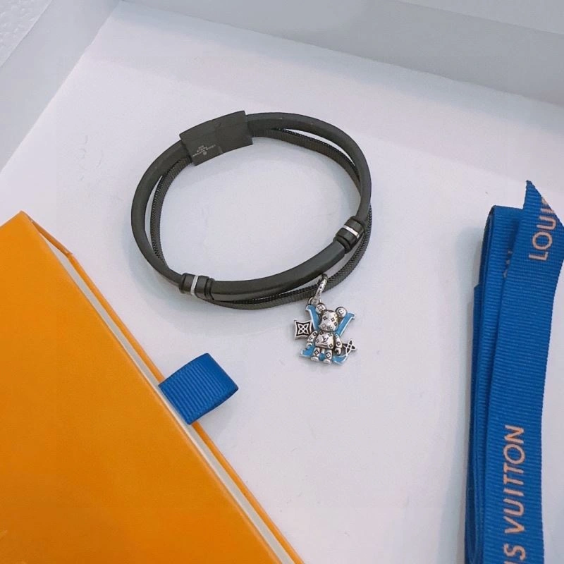 Cozy Louis Vuitton Bracelets 250679