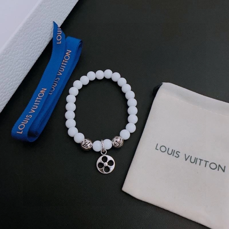ModernLook Louis Vuitton Bracelets 250681