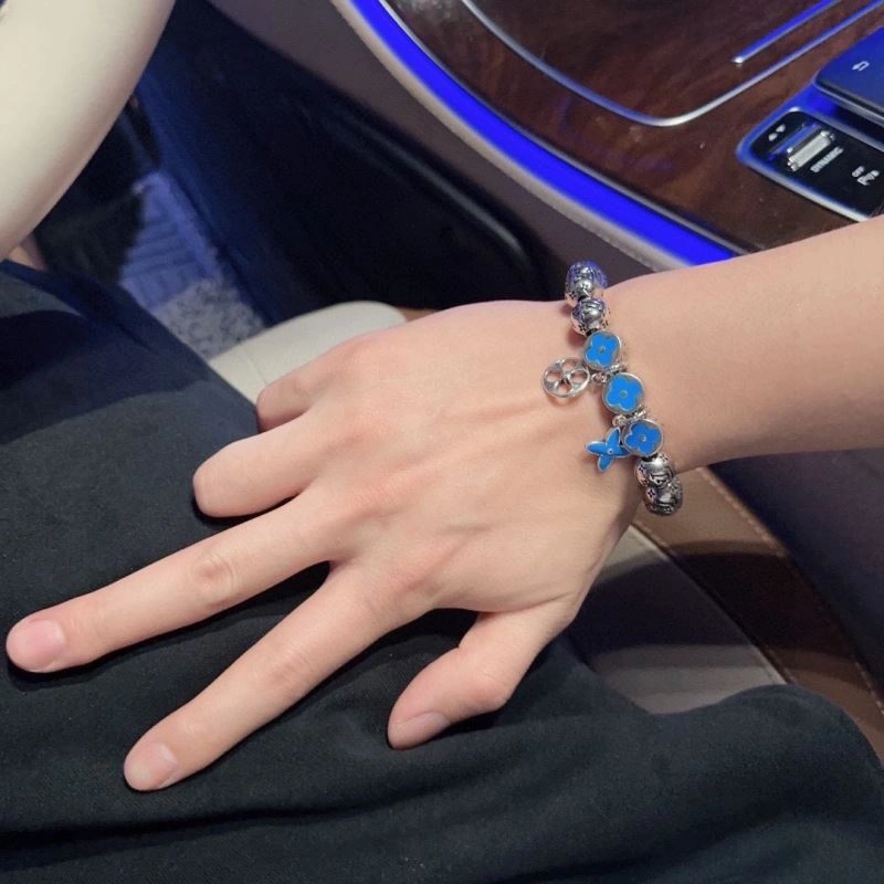 Louis Vuitton Bracelets SmoothTexture 250664