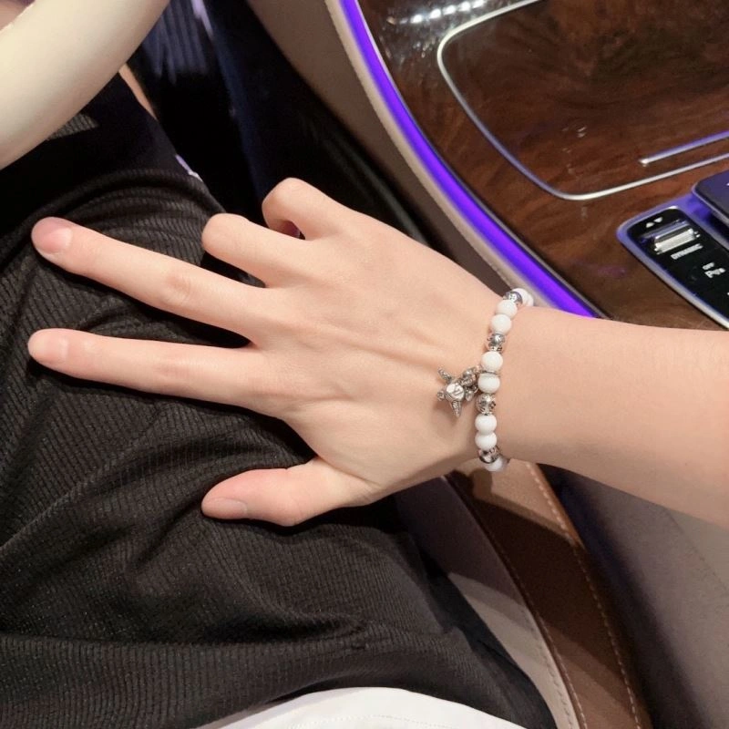 Louis Vuitton Bracelets Breathable 250338