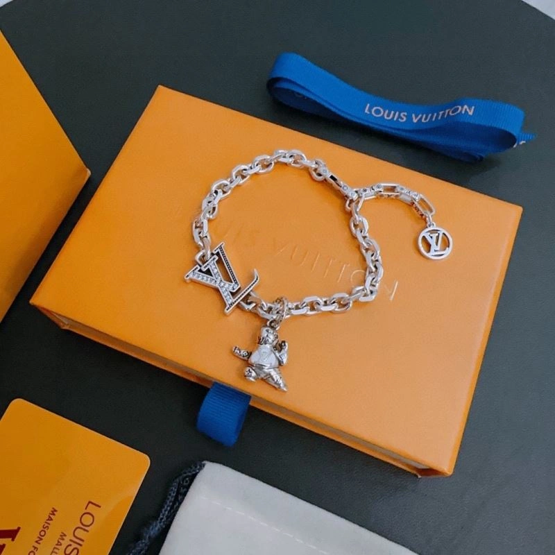 Louis Vuitton Bracelets EyeCatching 250341