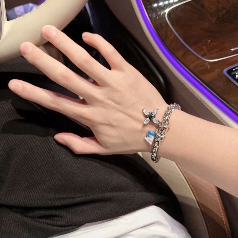 Louis Vuitton Bracelets NewStyle 250330