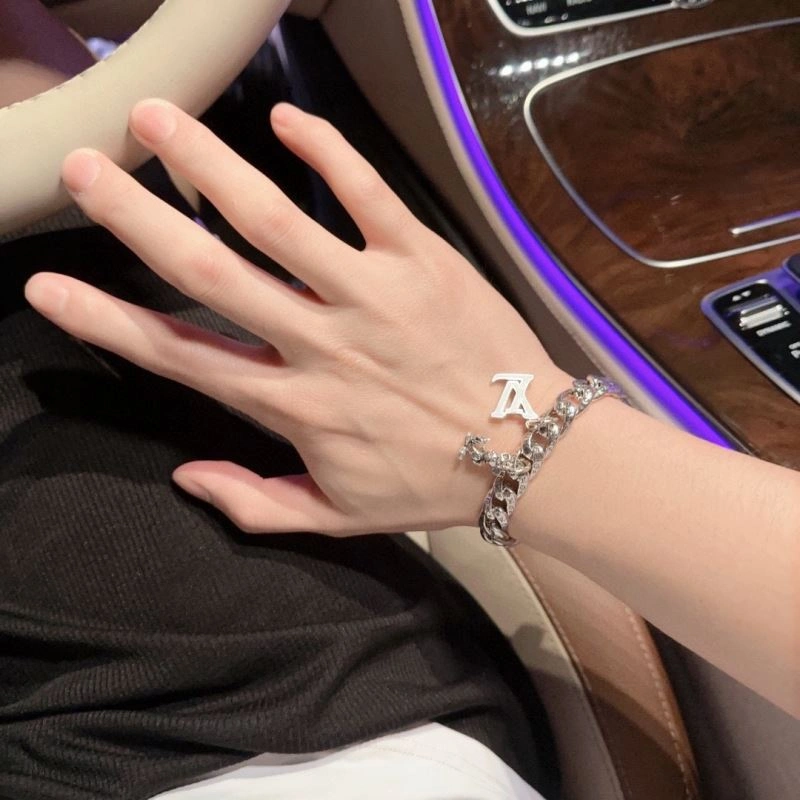 Louis Vuitton Bracelets TravelReady 250335
