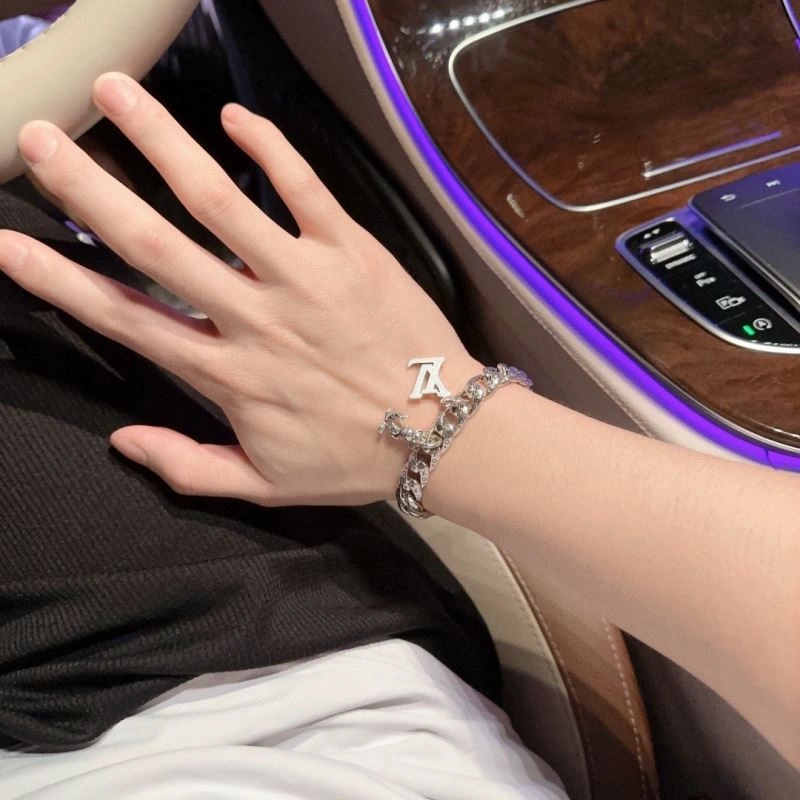 Louis Vuitton Bracelets TravelReady 250335