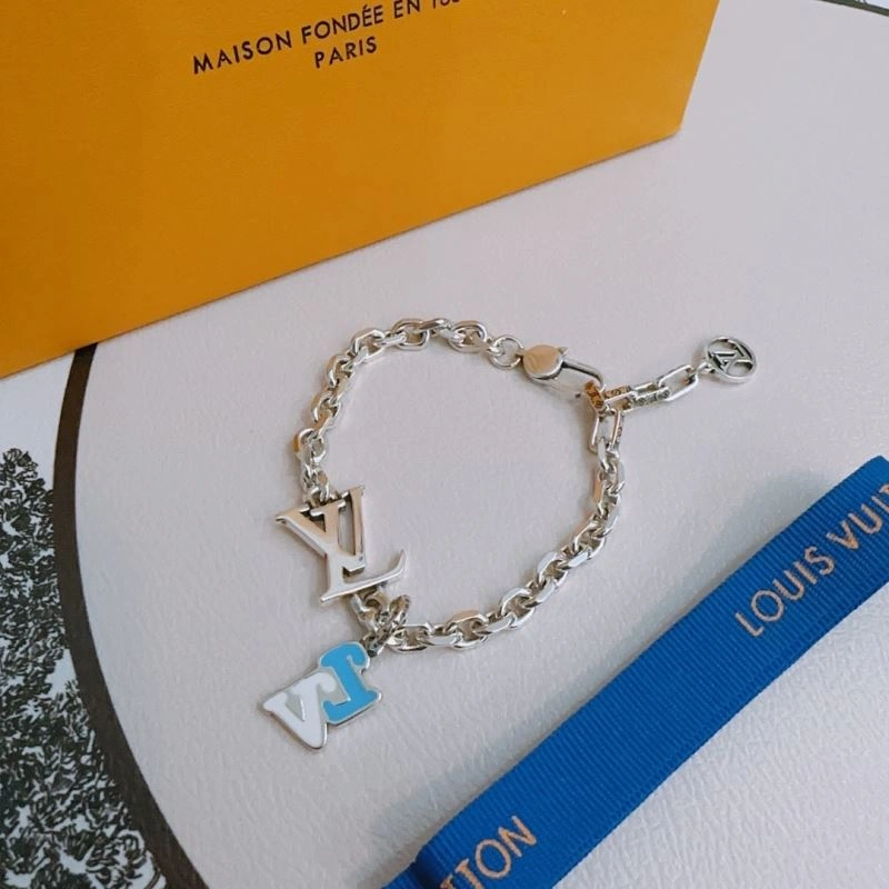 Louis Vuitton Bracelets Lightweight 250334
