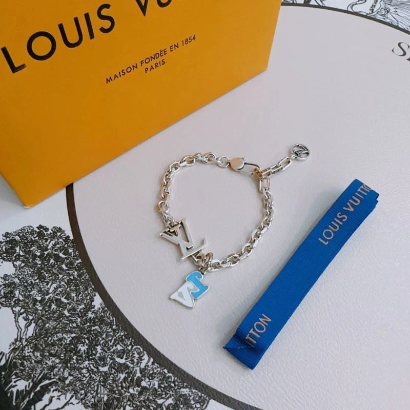 Louis Vuitton Bracelets Lightweight 250334