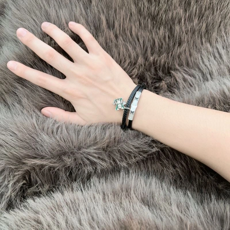 Louis Vuitton Bracelets UrbanStyle 250346