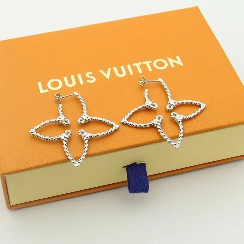 Refined Louis Vuitton Bracelets 250317
