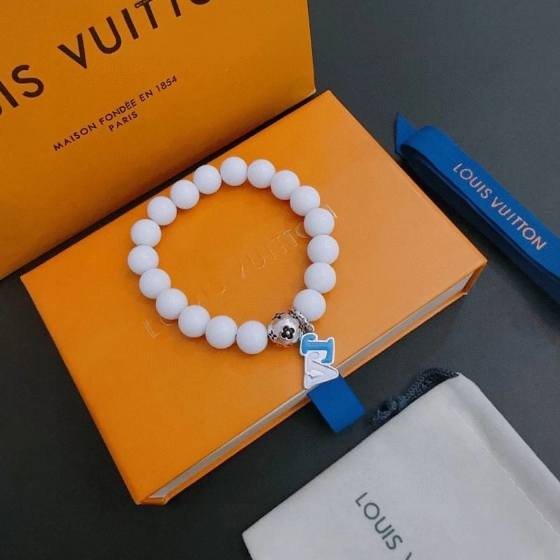 Stylish Louis Vuitton Bracelets 250314