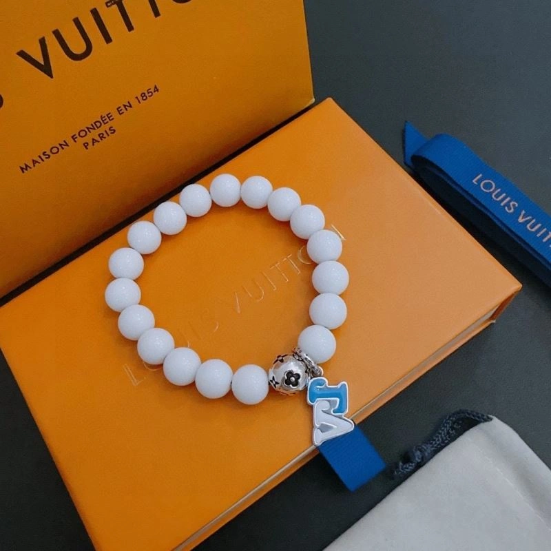 Stylish Louis Vuitton Bracelets 250314