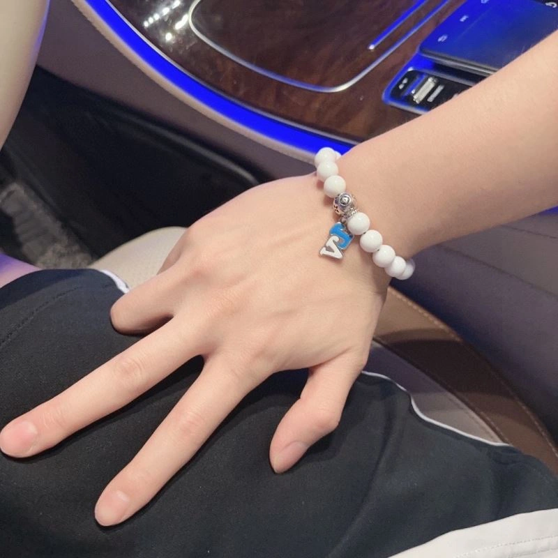 Stylish Louis Vuitton Bracelets 250314