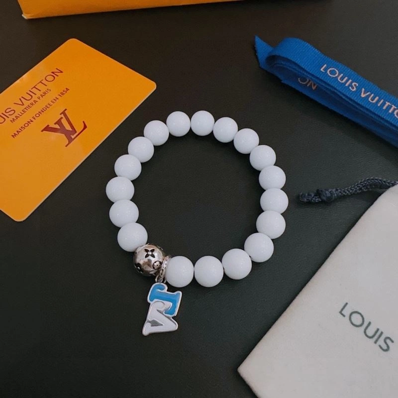 Stylish Louis Vuitton Bracelets 250314