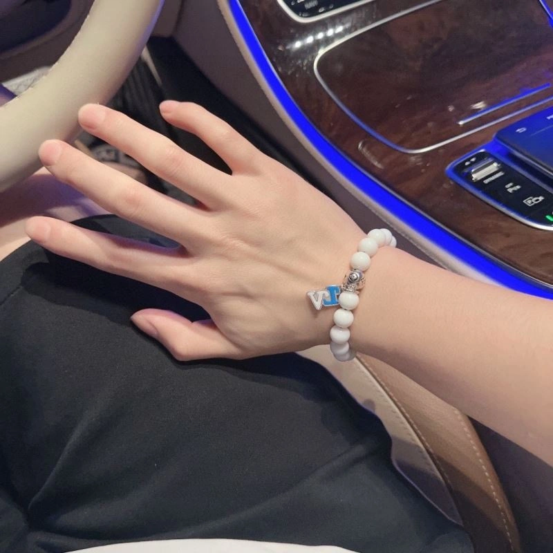 Stylish Louis Vuitton Bracelets 250314