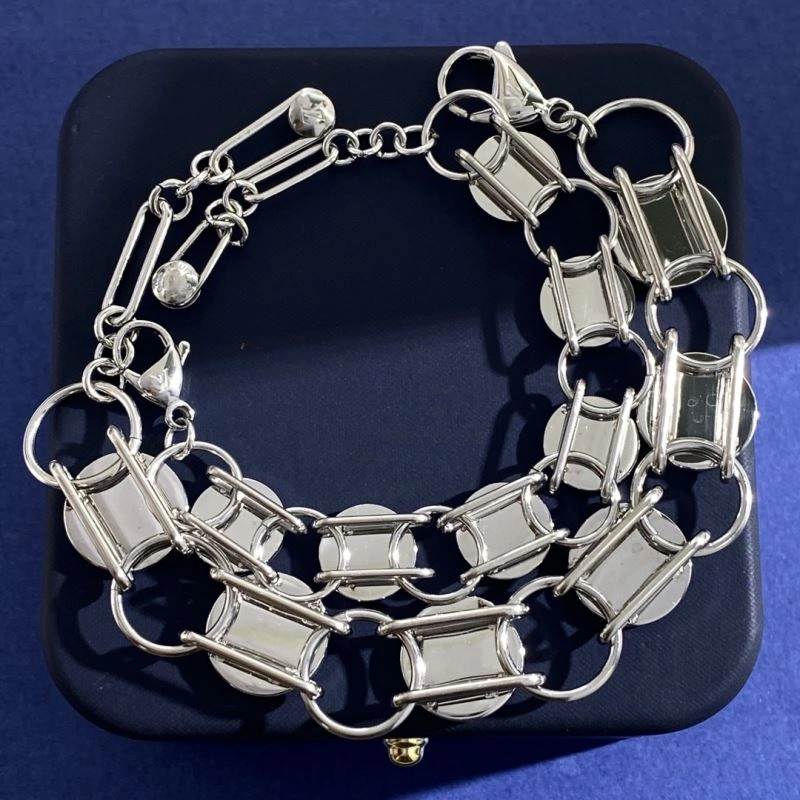 Louis Vuitton Bracelets Affordable 250311