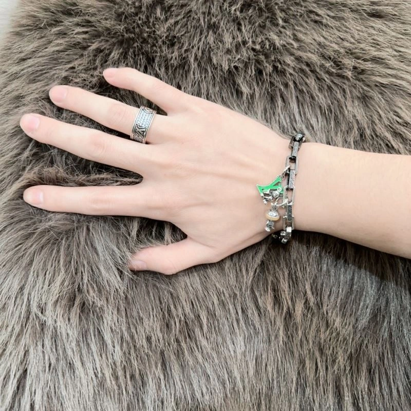 Louis Vuitton Bracelets EasyCare 250310
