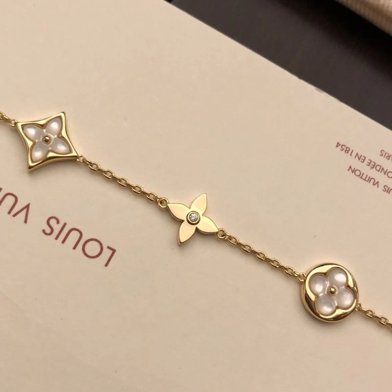 Louis Vuitton Bracelets Packable 250301