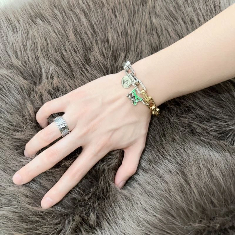 Sophisticated Louis Vuitton Bracelets 250295