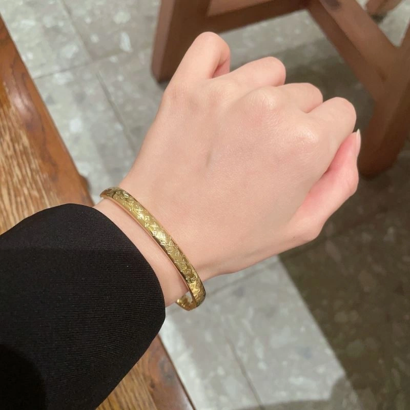 Unique Louis Vuitton Bracelets 250303