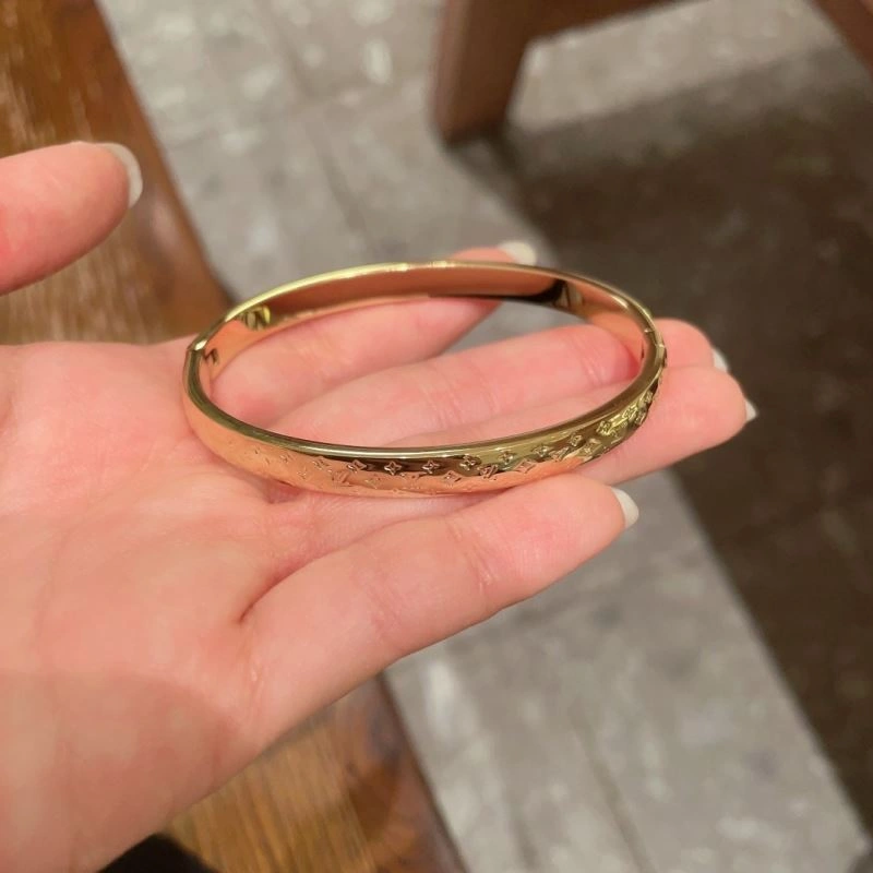Unique Louis Vuitton Bracelets 250303