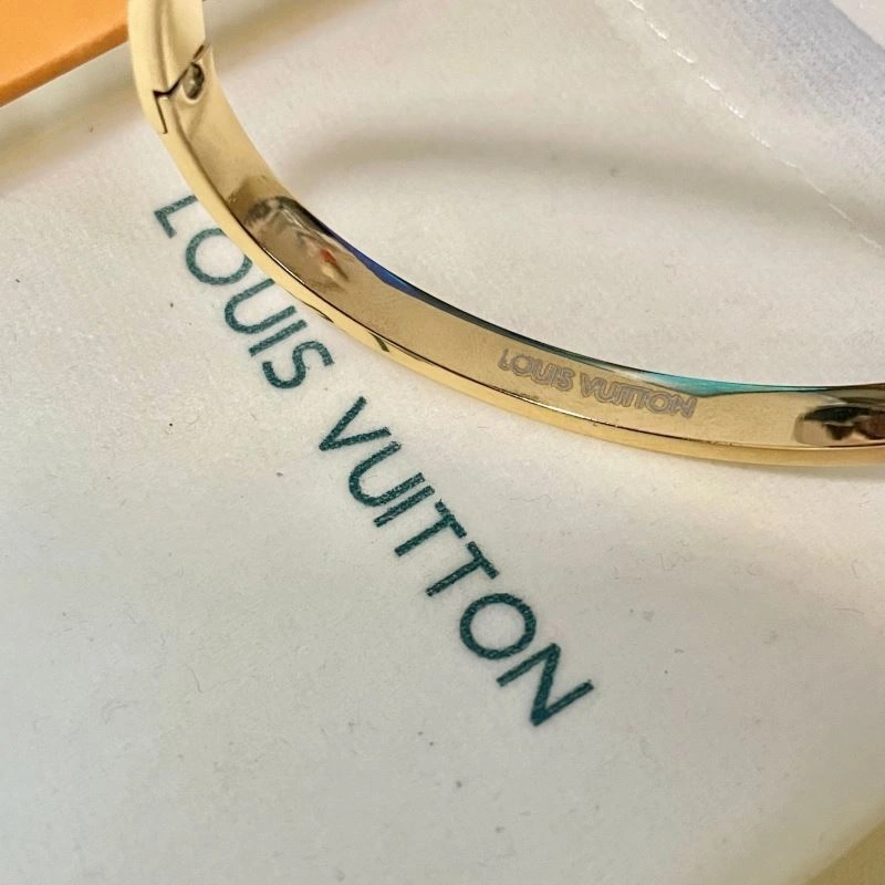 Unique Louis Vuitton Bracelets 250303