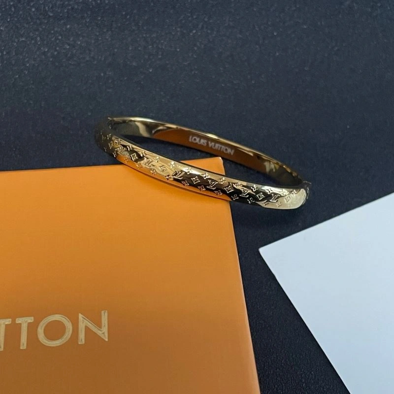 Unique Louis Vuitton Bracelets 250303