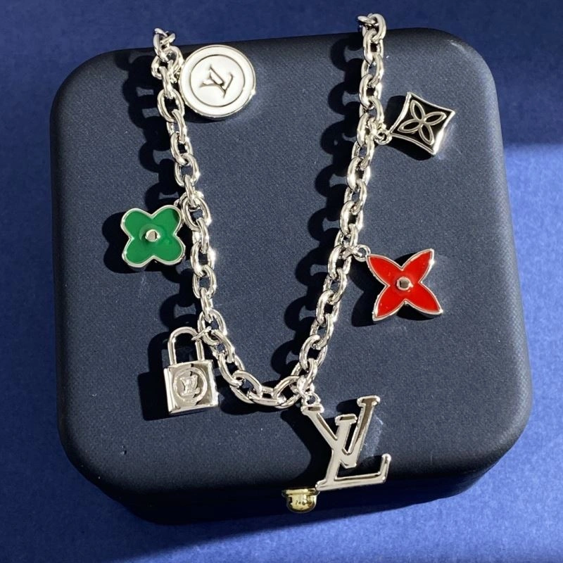 Louis Vuitton Bracelets FashionForward 250304