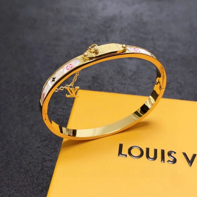Louis Vuitton Bracelets ZipUp 250307