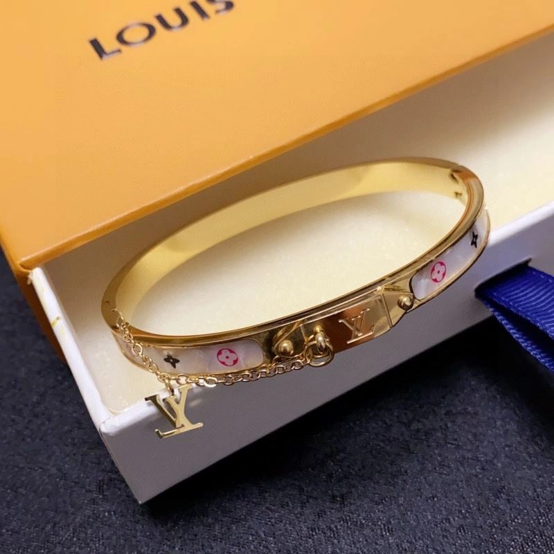 Louis Vuitton Bracelets ZipUp 250307