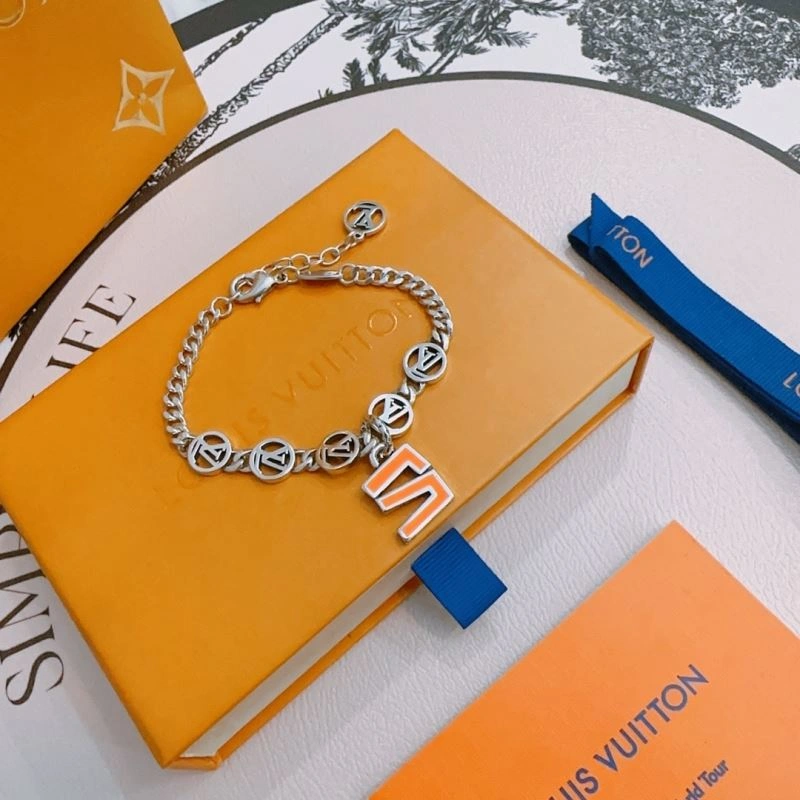 Trendy Louis Vuitton Bracelets 250278