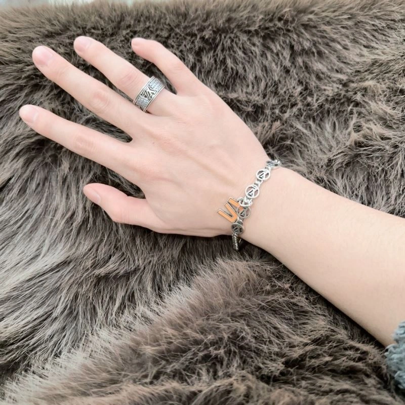 Trendy Louis Vuitton Bracelets 250278