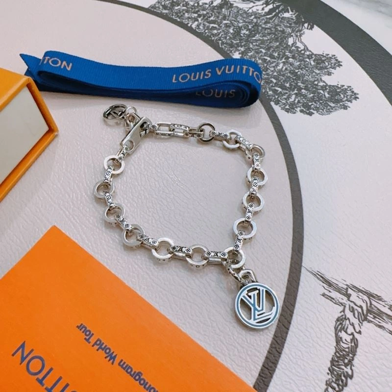 Louis Vuitton Bracelets Youthful 250289