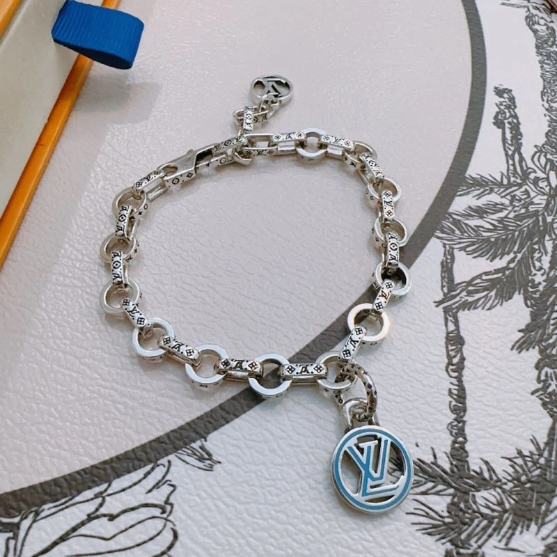 Louis Vuitton Bracelets Youthful 250289