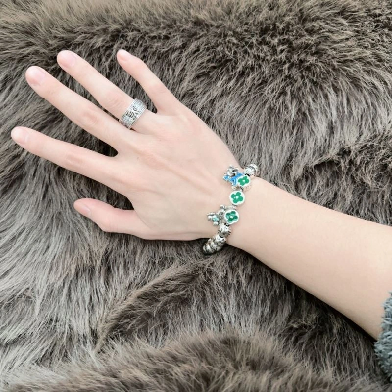 Louis Vuitton Bracelets Lightweight 250269