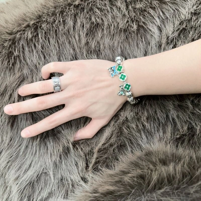 Louis Vuitton Bracelets Lightweight 250269